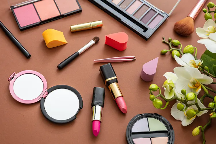 Non-toxic makeup Ireland — five star reviews hide hard-flagged ingredients